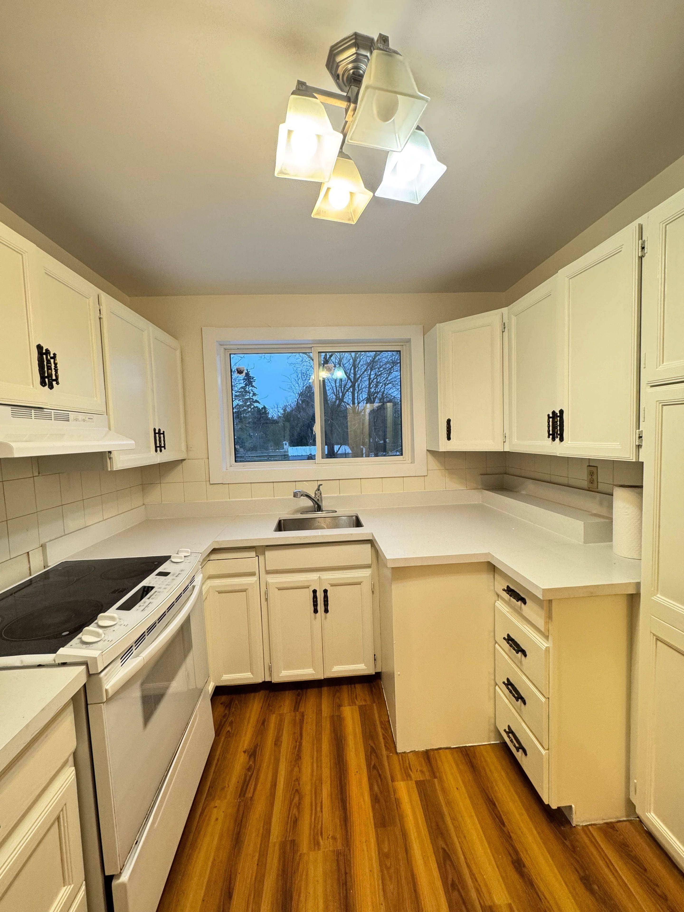 Richmond Hill, ON L4C 2S4,410 Becker RD N #Main Floor