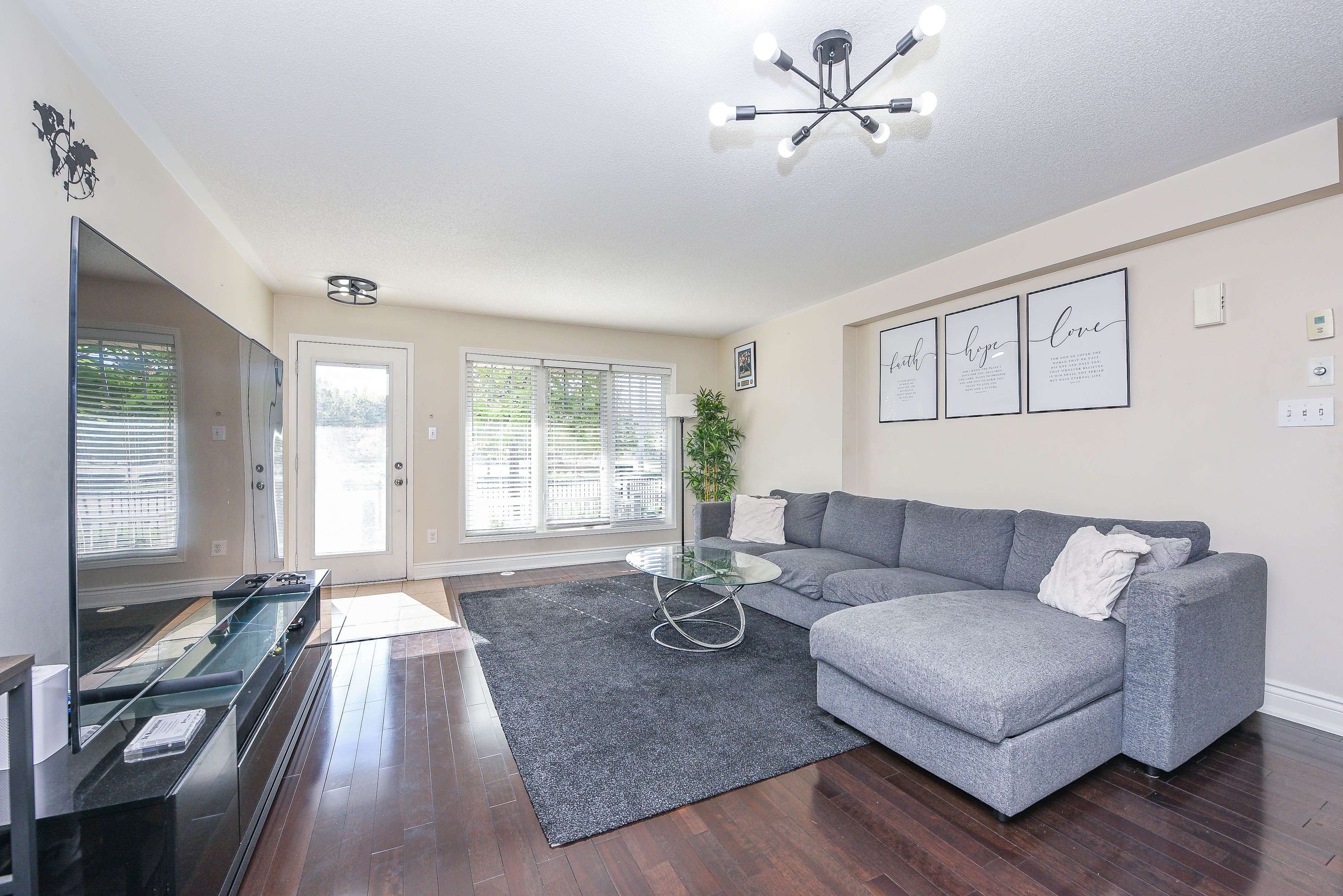 Mississauga, ON L5M 0N7,3335 Thomas ST #13