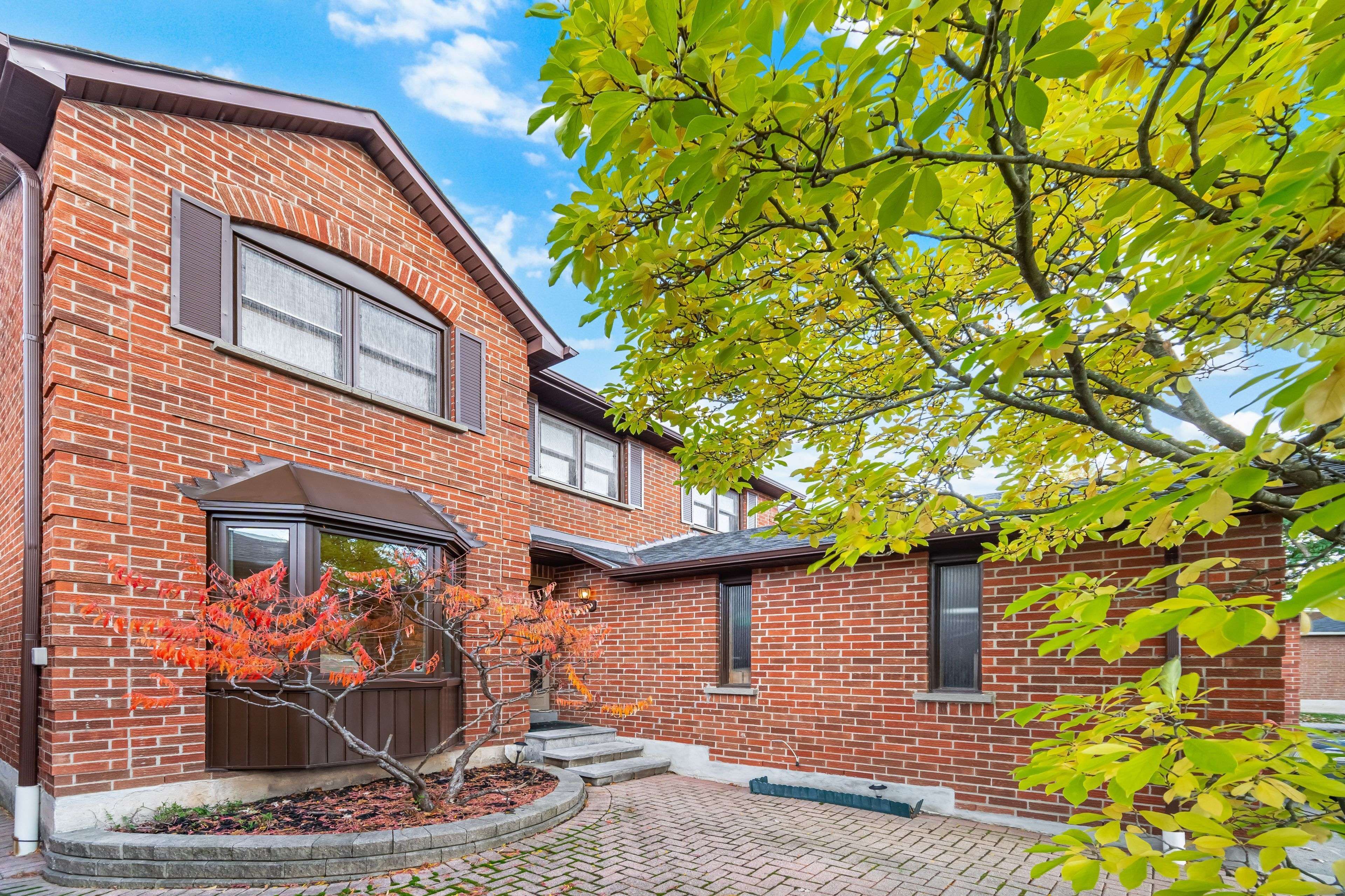 Mississauga, ON L5N 4M5,6236 Camgreen CIR