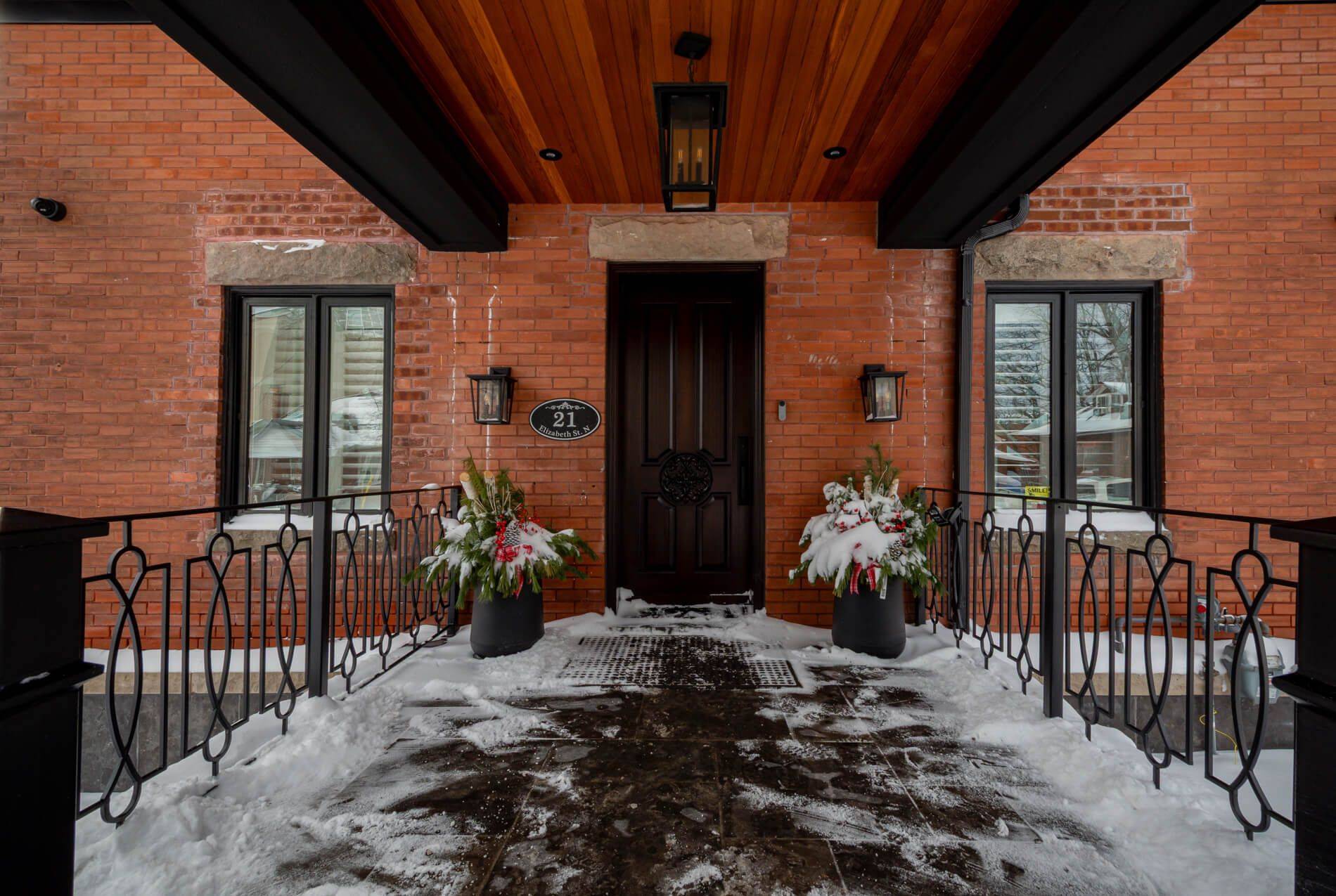 Brampton, ON L6X 1S1,21 Elizabeth ST N