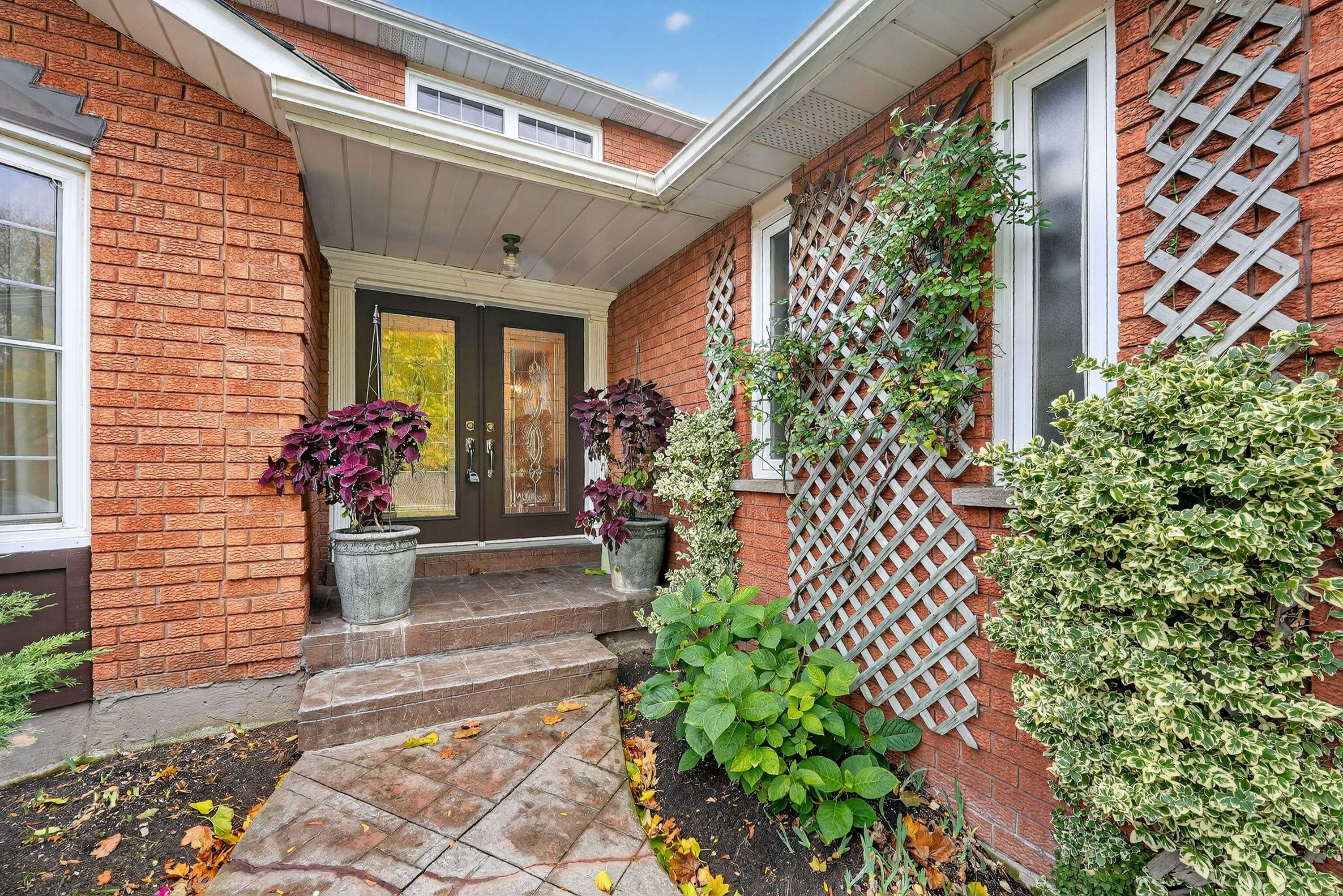 Oakville, ON L6M 1K1,1152 Rushbrooke DR