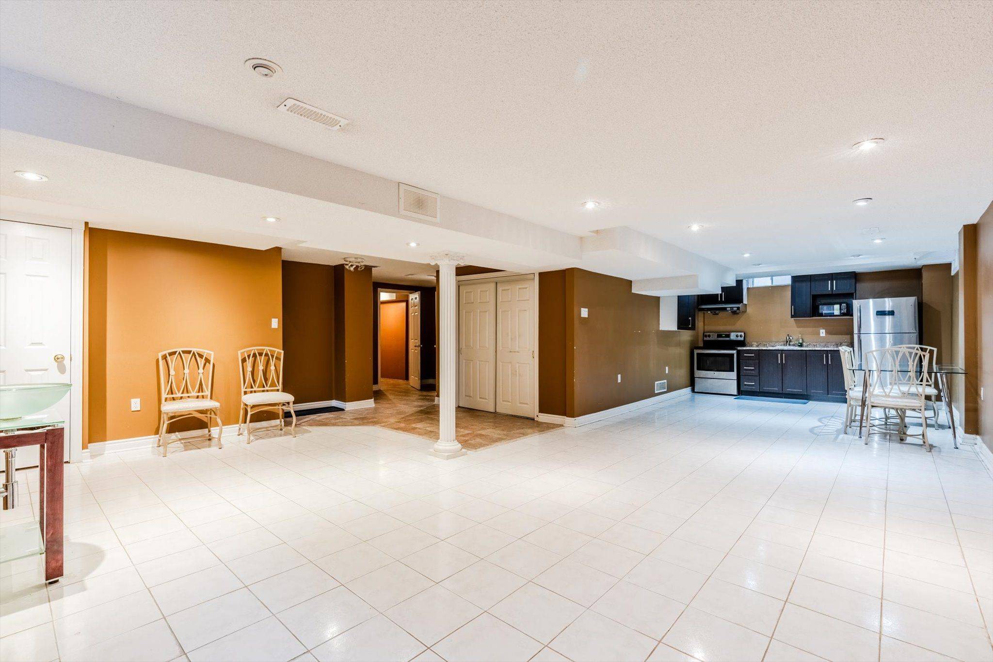 Mississauga, ON L5V 1J5,6382 Donway DR #Bsmt