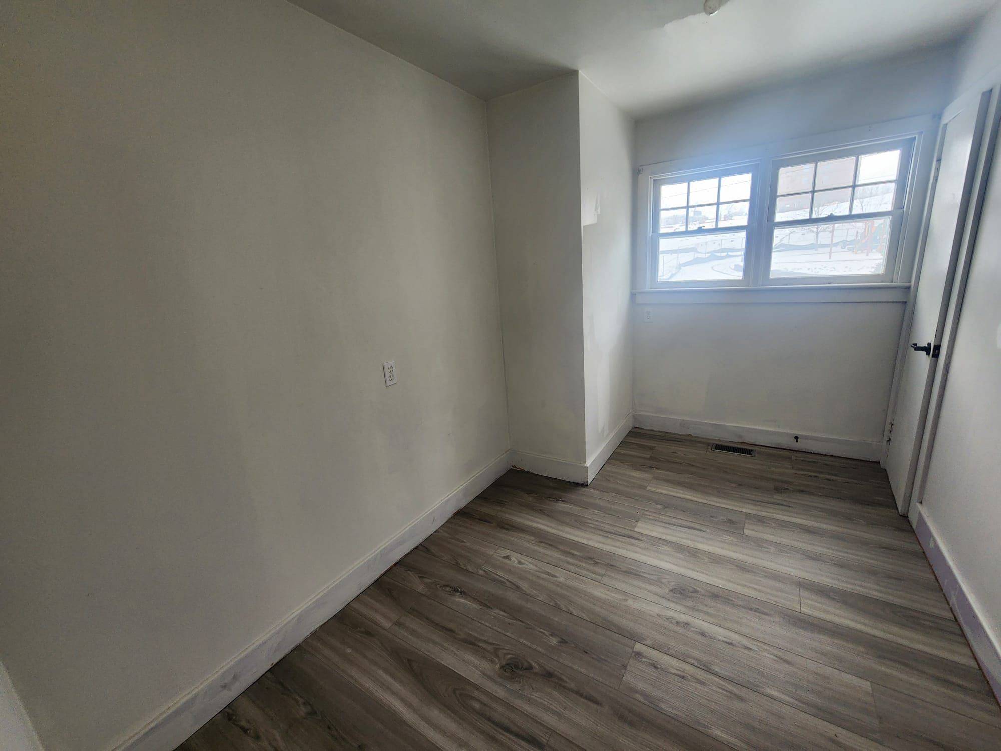 Fort Erie, ON L2A 3M3,17 Goderich ST