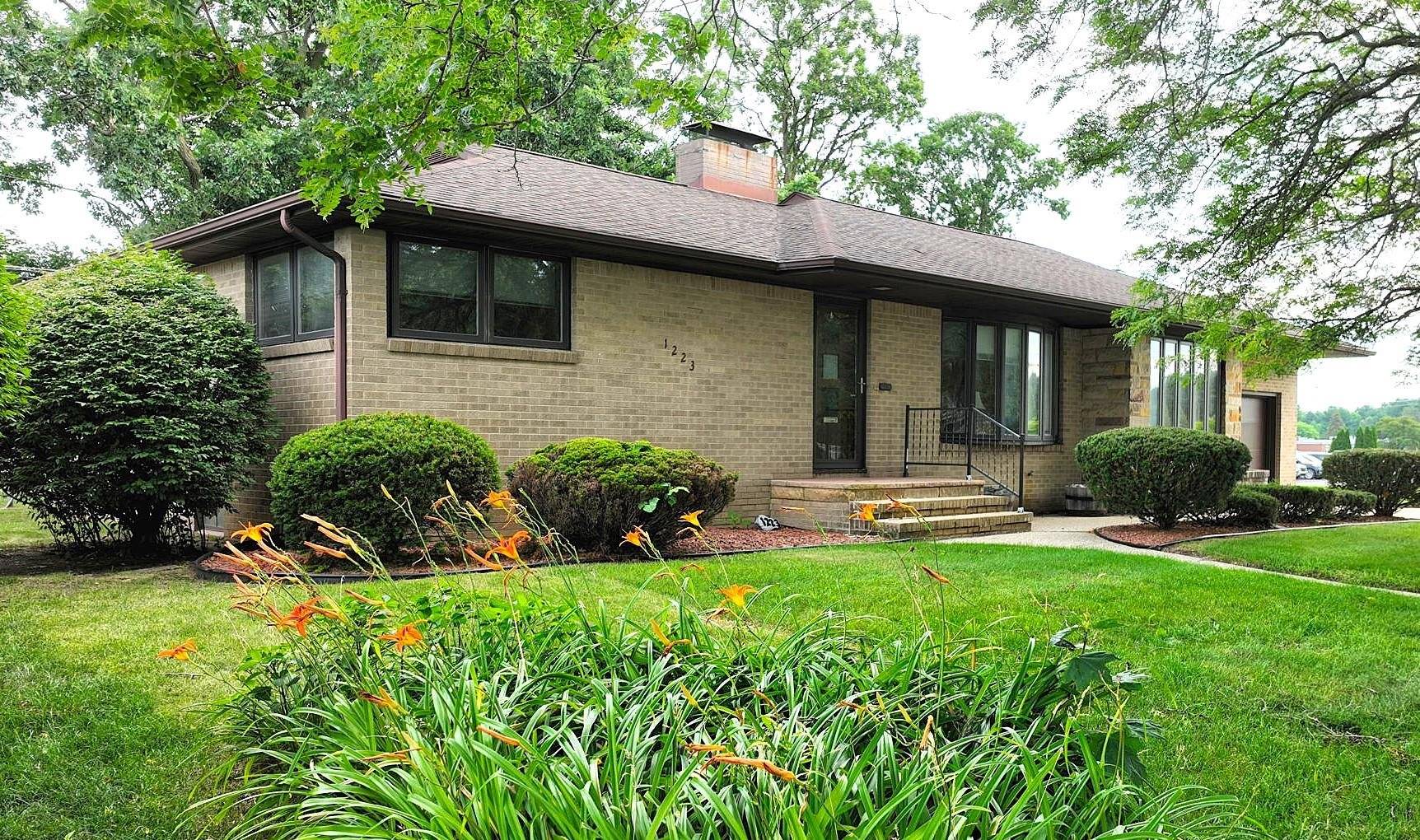 Mount Pleasant, MI 48858,1223 North DR