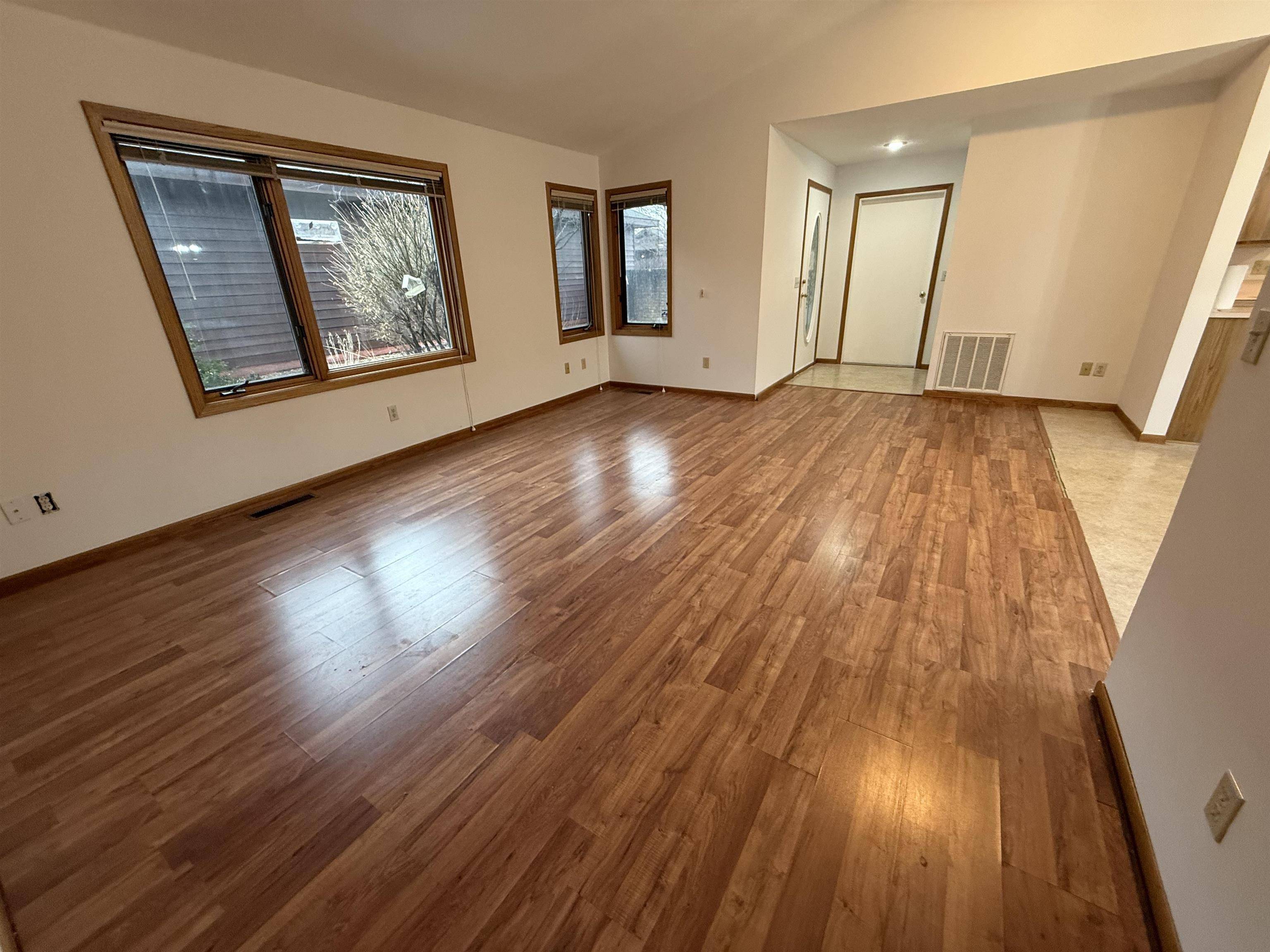 Traverse City, MI 49686,2154 Hammond Place W