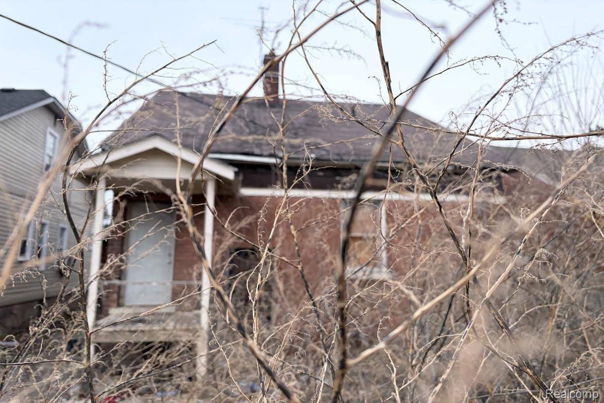 Detroit, MI 48205,18652 Goulburn ST