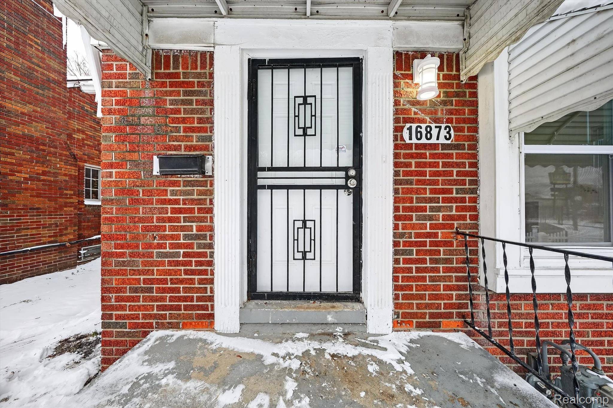 Detroit, MI 48235,16873 Mansfield ST