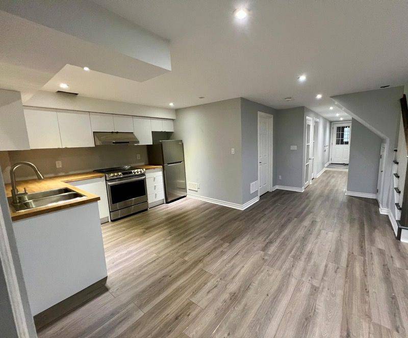 Toronto E03, ON M4C 1W3,30 Gatwick AVE