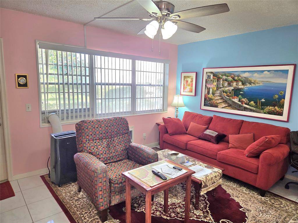 Deerfield Beach, FL 33442,318 Markham O #318