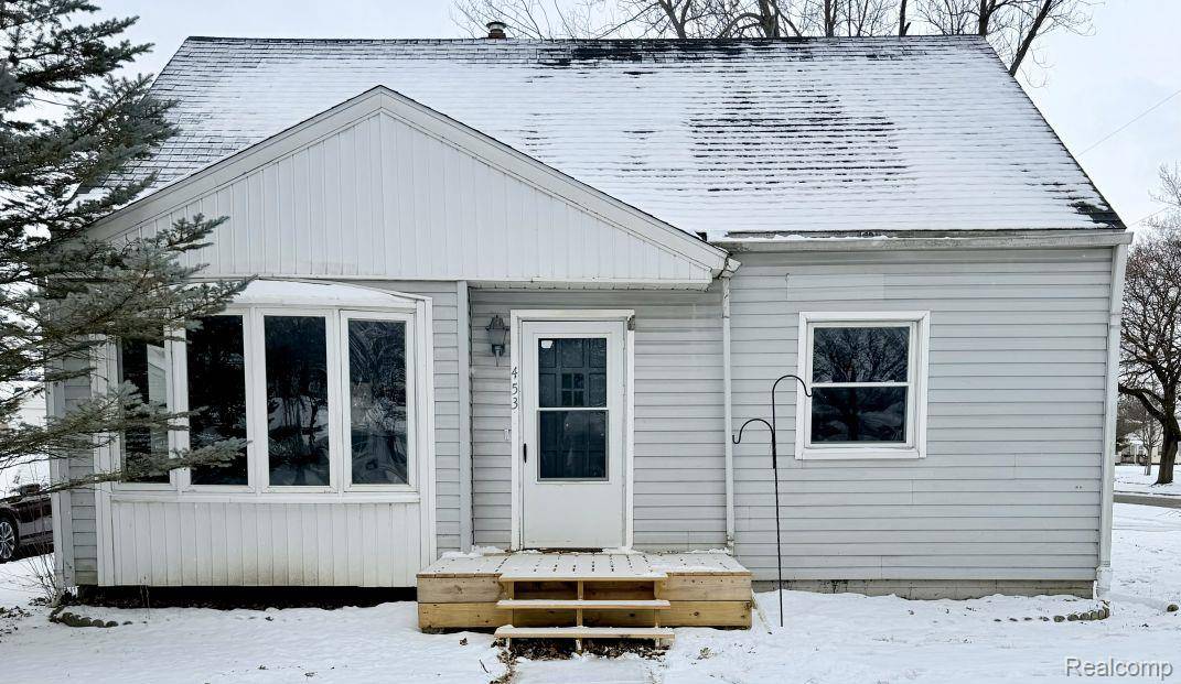 Adrian, MI 49221,453 Riverside AVE