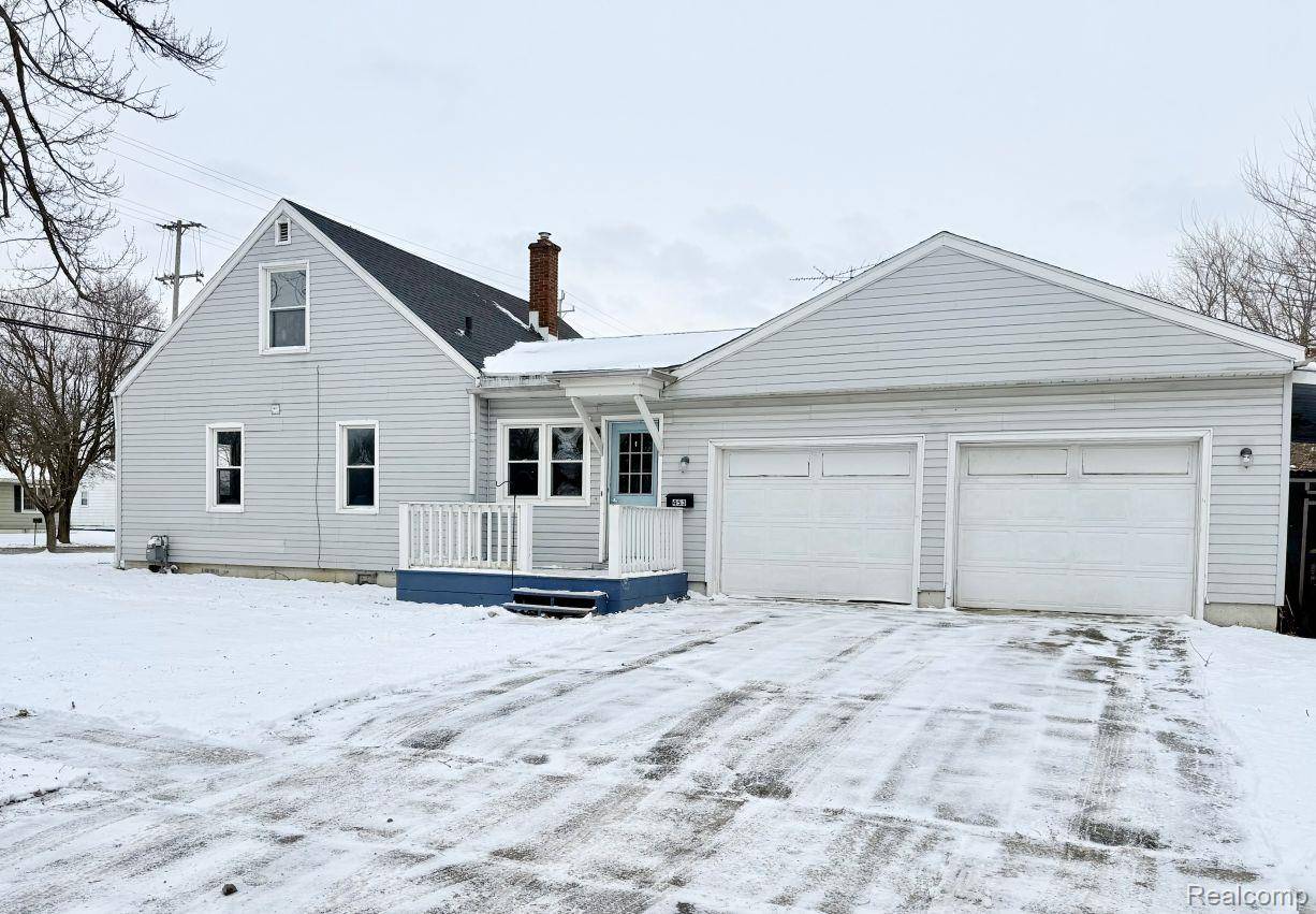 Adrian, MI 49221,453 Riverside AVE