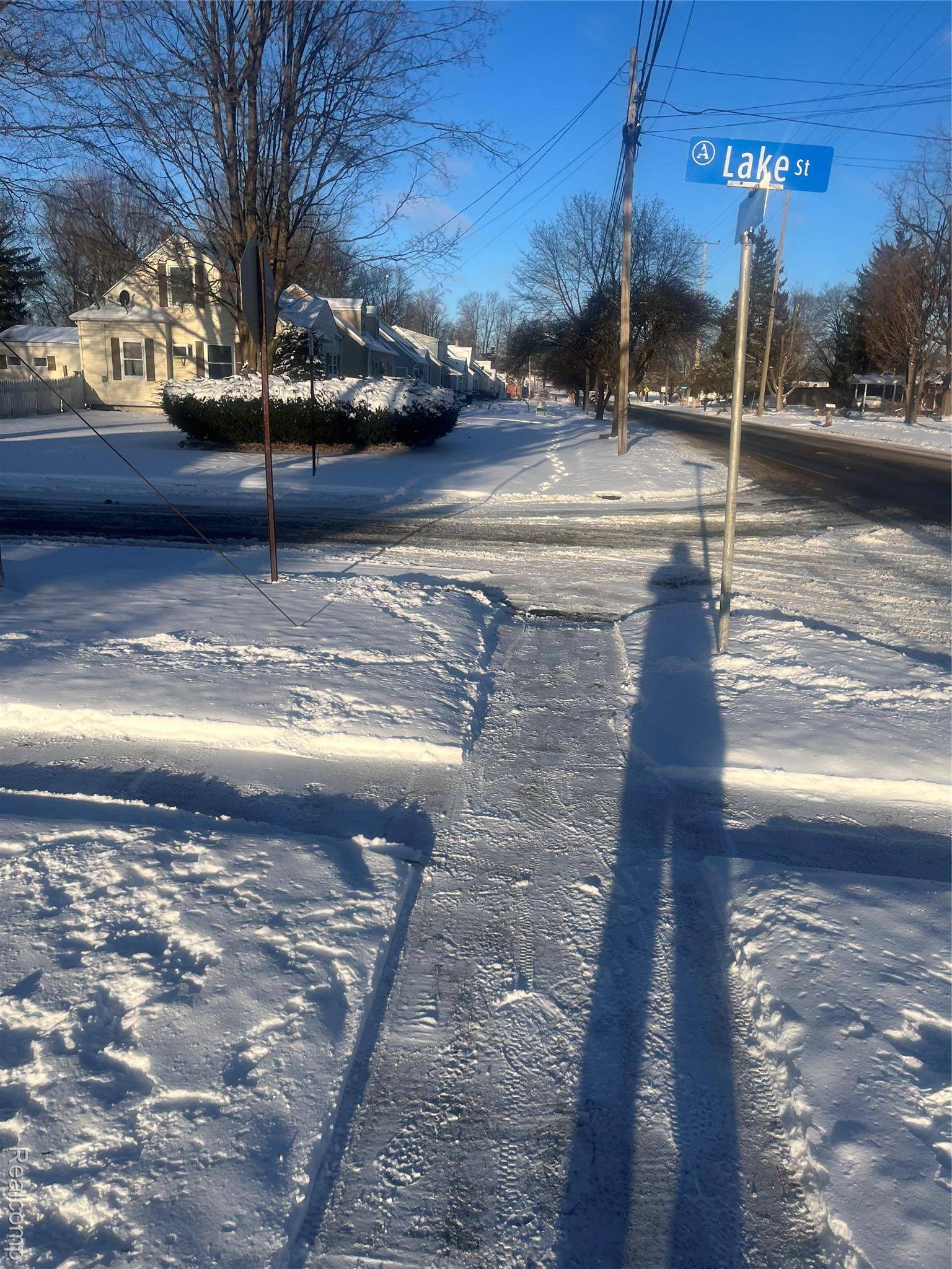 Adrian, MI 49221,453 Riverside AVE