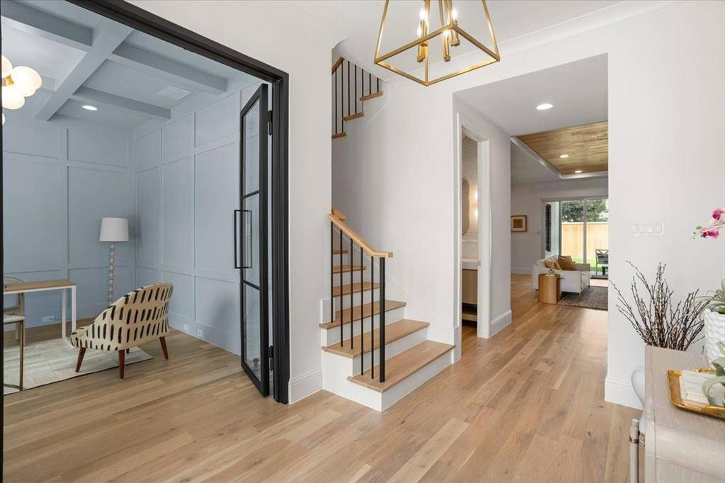 Dallas, TX 75220,3935 Rochelle Drive