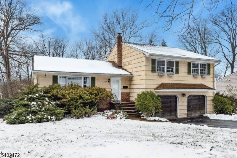 Mountainside Boro, NJ 07092,1104 SYLVAN LANE
