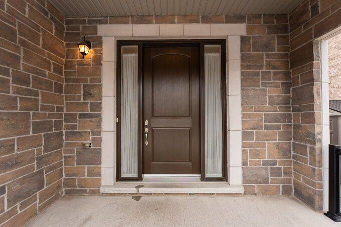 Aurora, ON L4G 0T9,95 Strawbridge Farm DR