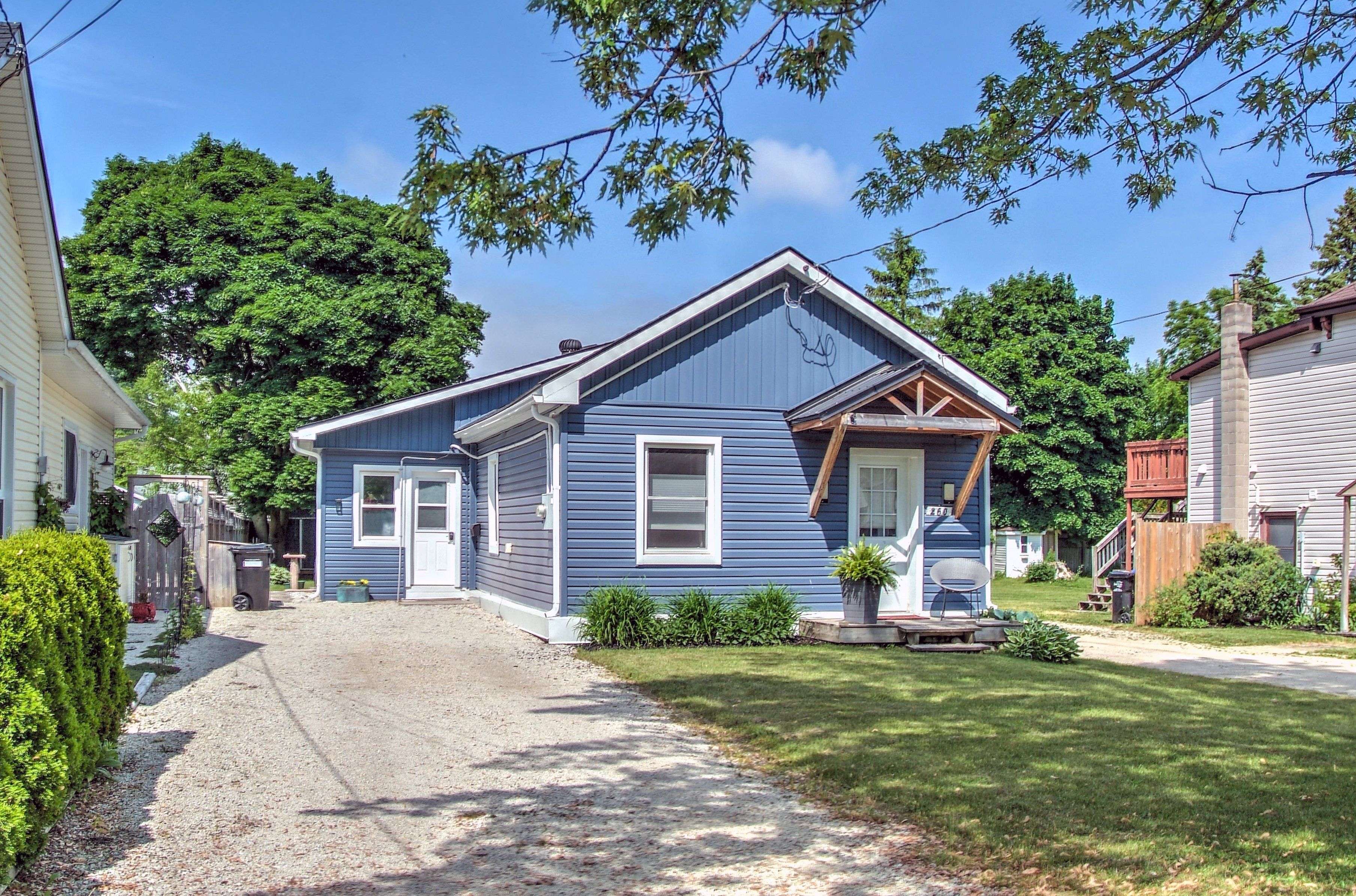 Collingwood, ON L9Y 3A8,260 CEDAR ST