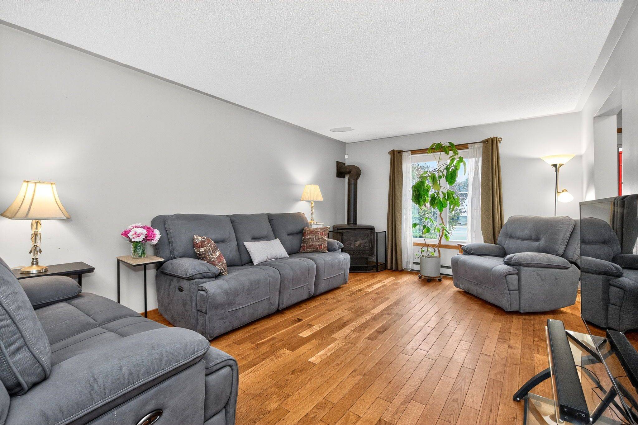 Penetanguishene, ON L9M 1J2,4 Dunlop ST