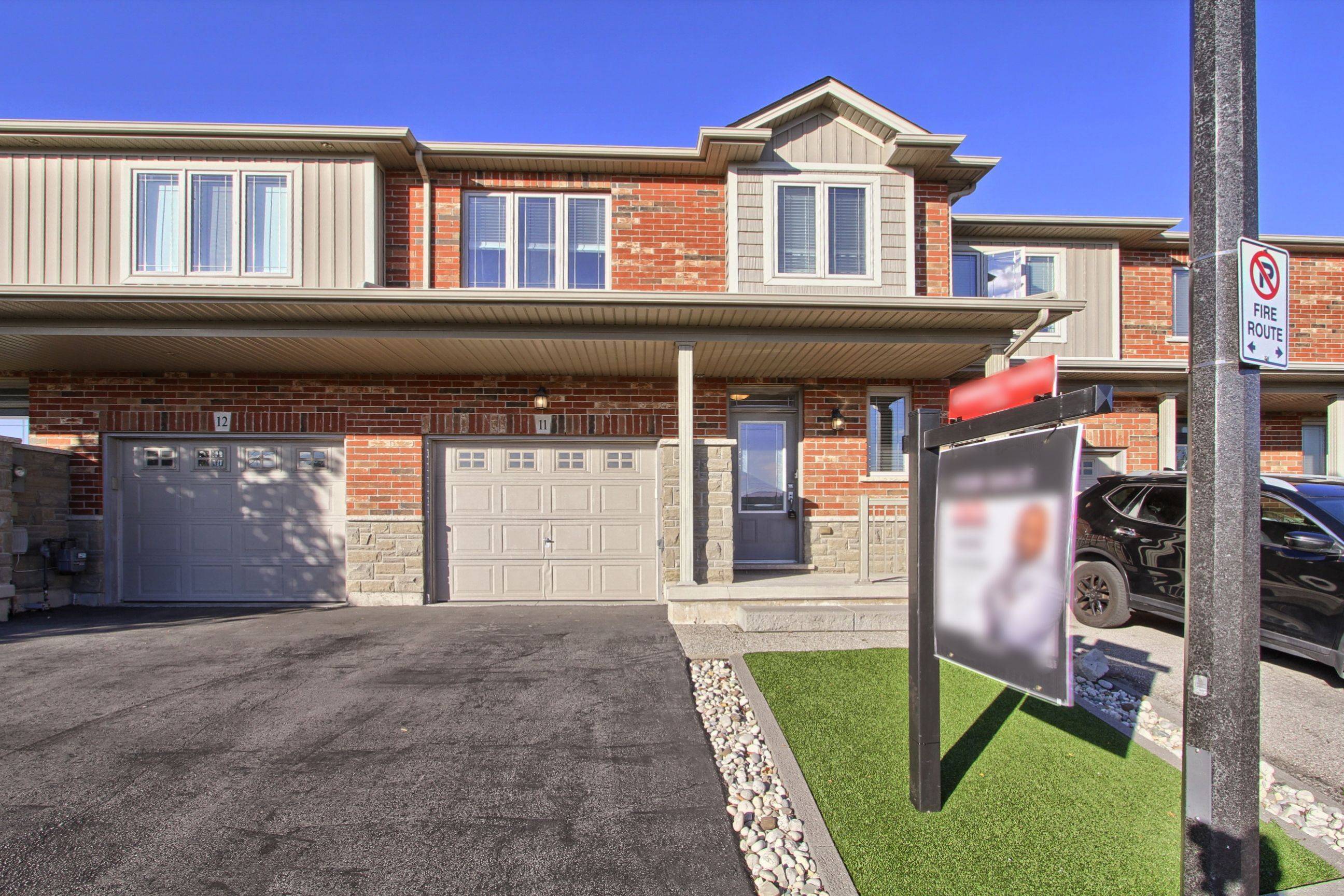 Grimsby, ON L3M 0E8,380 Lake ST #11