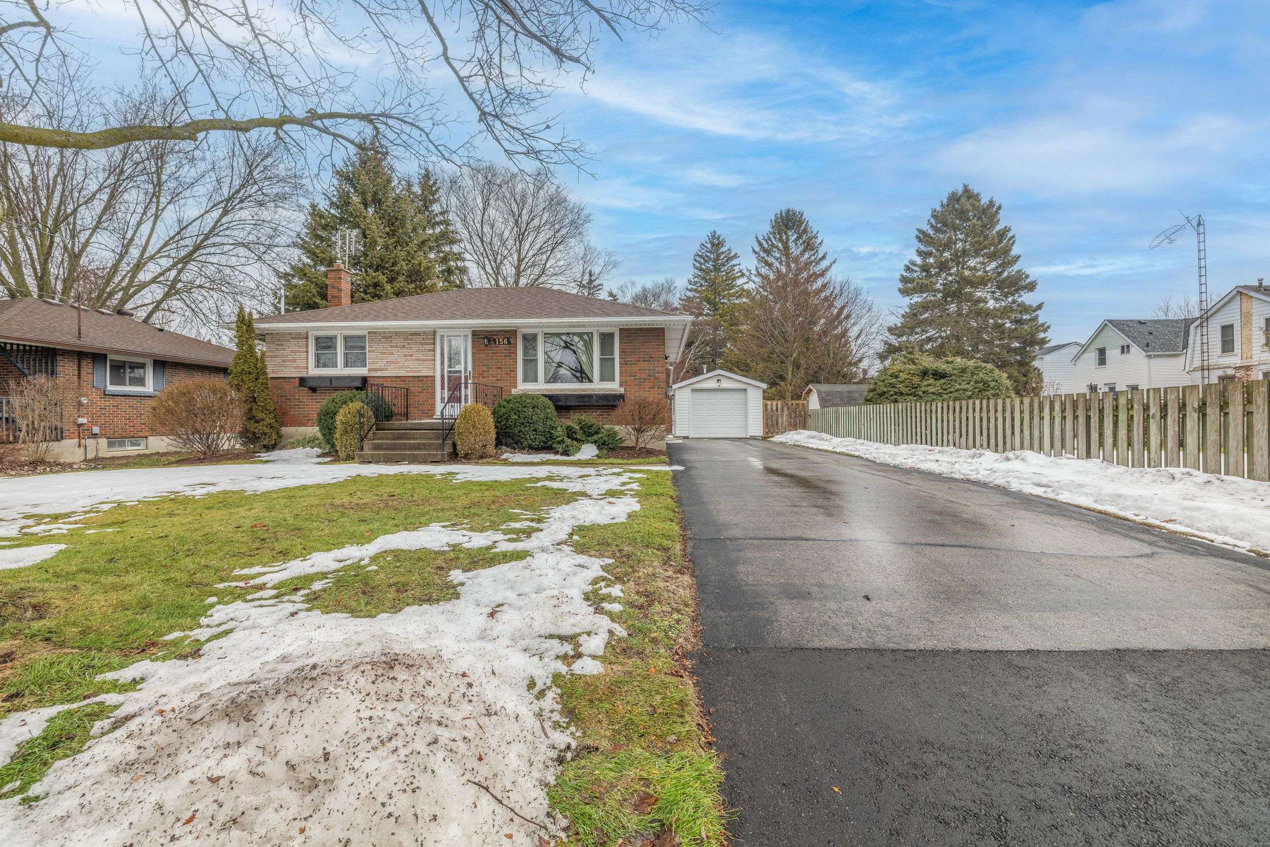 Woodstock, ON N4S 6V9,156 Victoria ST N