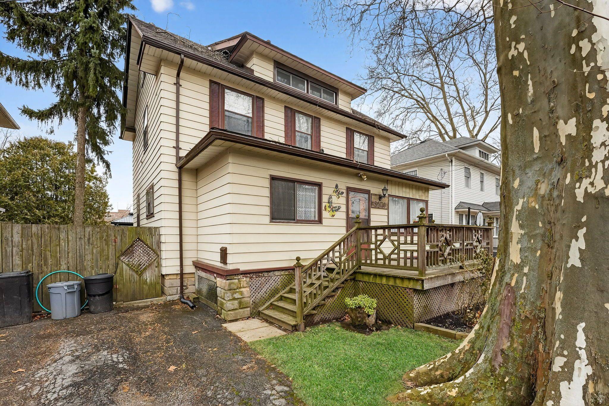 Niagara Falls, ON L2E 4K2,5270 Second AVE