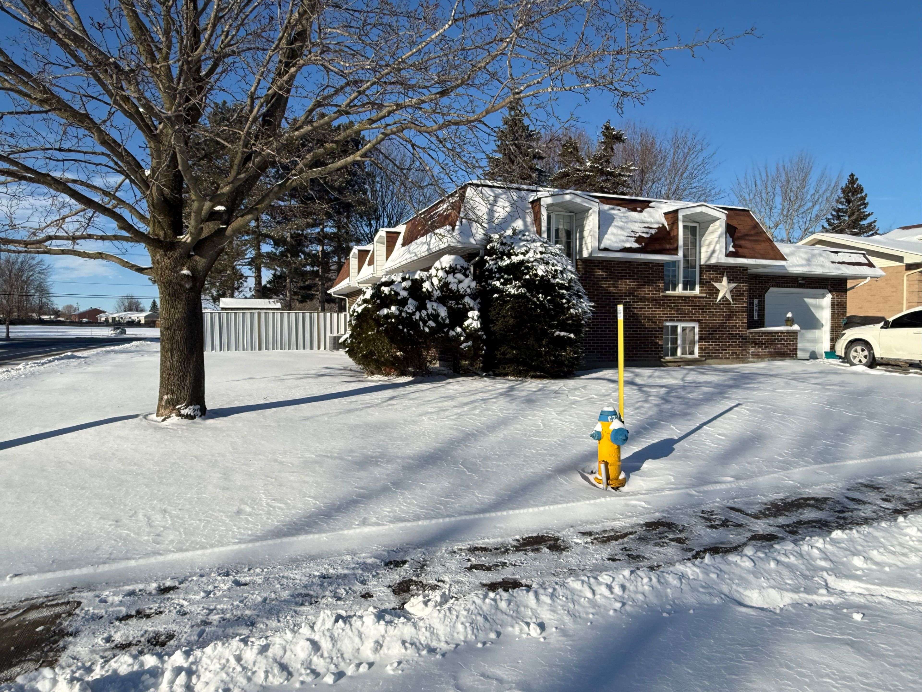 Cornwall, ON K6H 6M3,1901 Concorde AVE