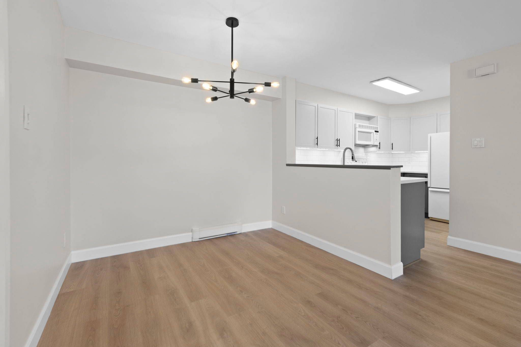 Orleans - Cumberland And Area, ON K4A 2C5,455 Canteval TER #100