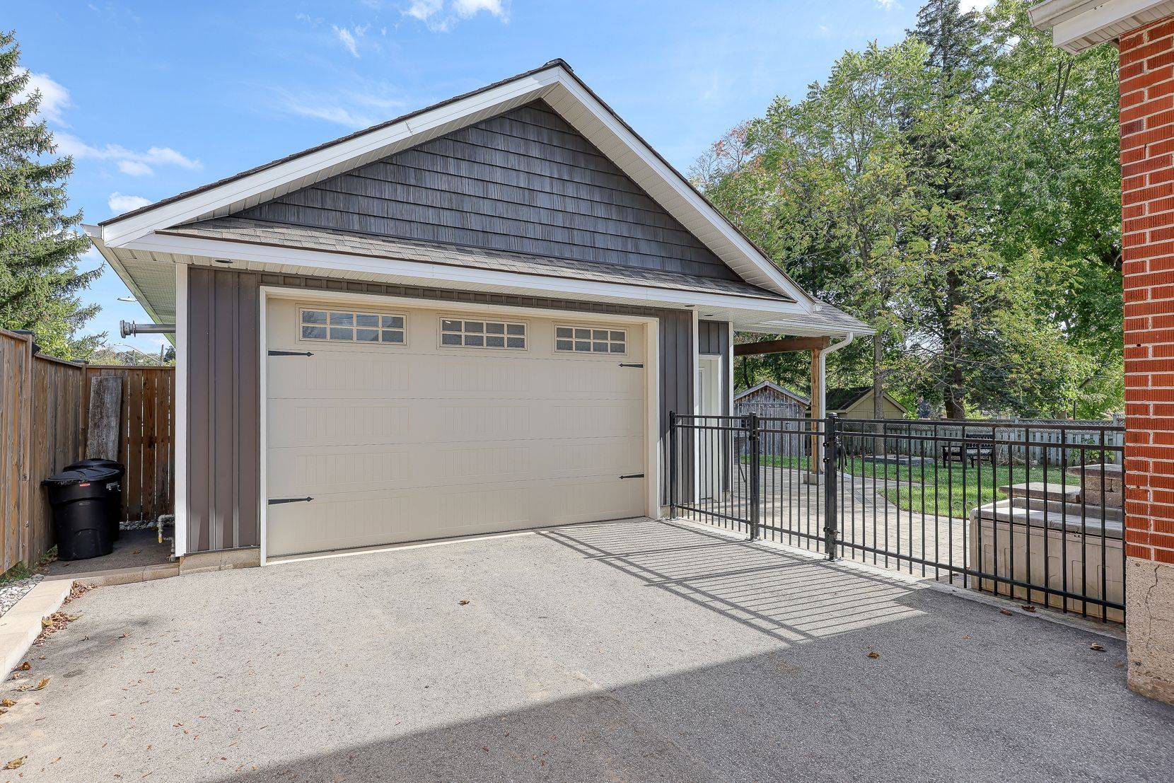 Woodstock, ON N4S 7B9,206 Sydenham ST