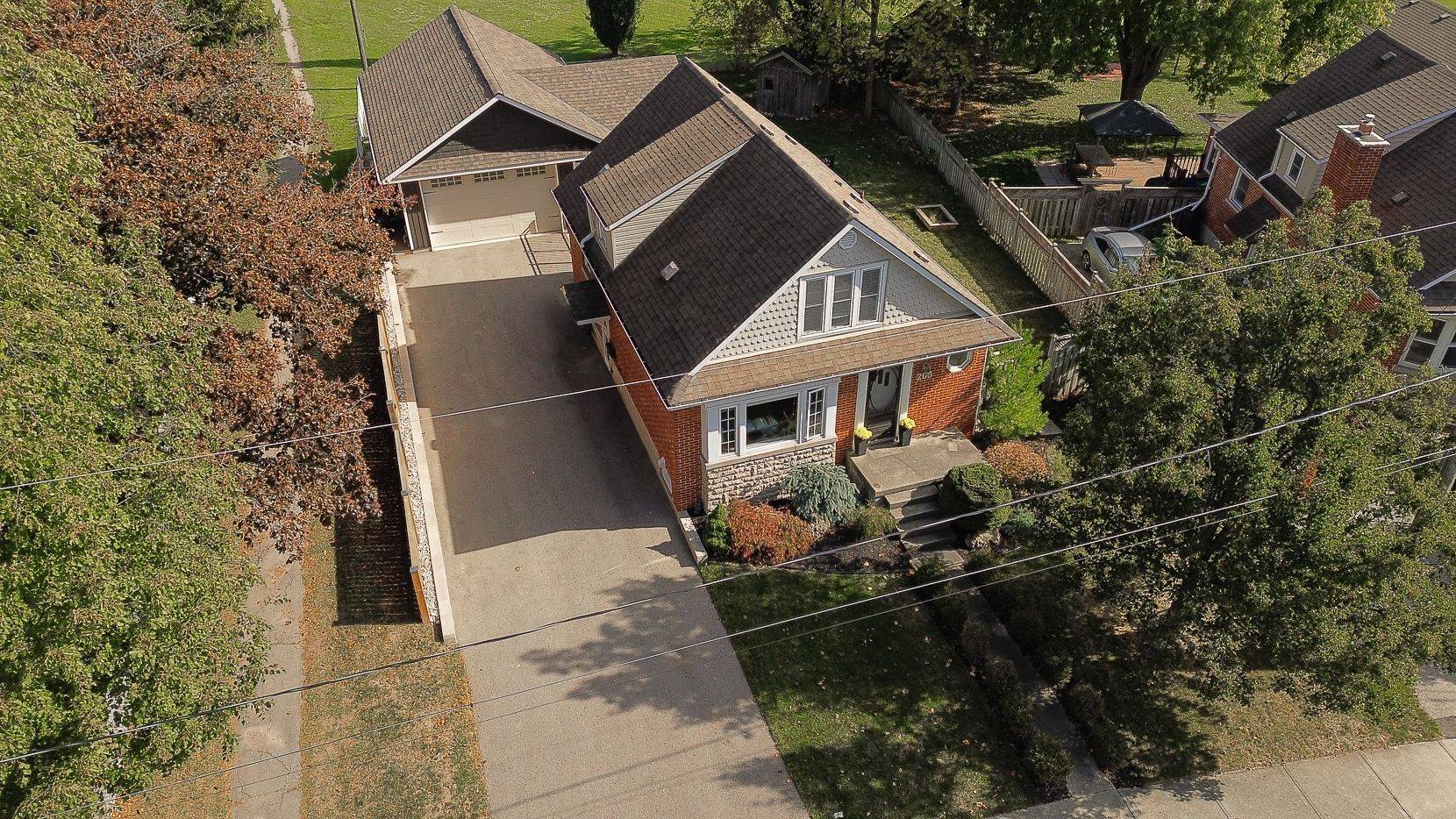 Woodstock, ON N4S 7B9,206 Sydenham ST