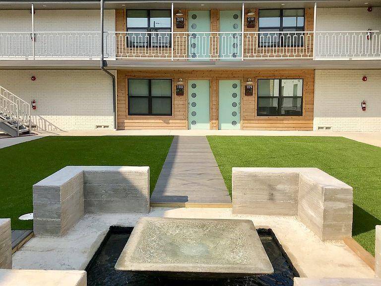 Dallas, TX 75214,5520 Gaston Avenue #207