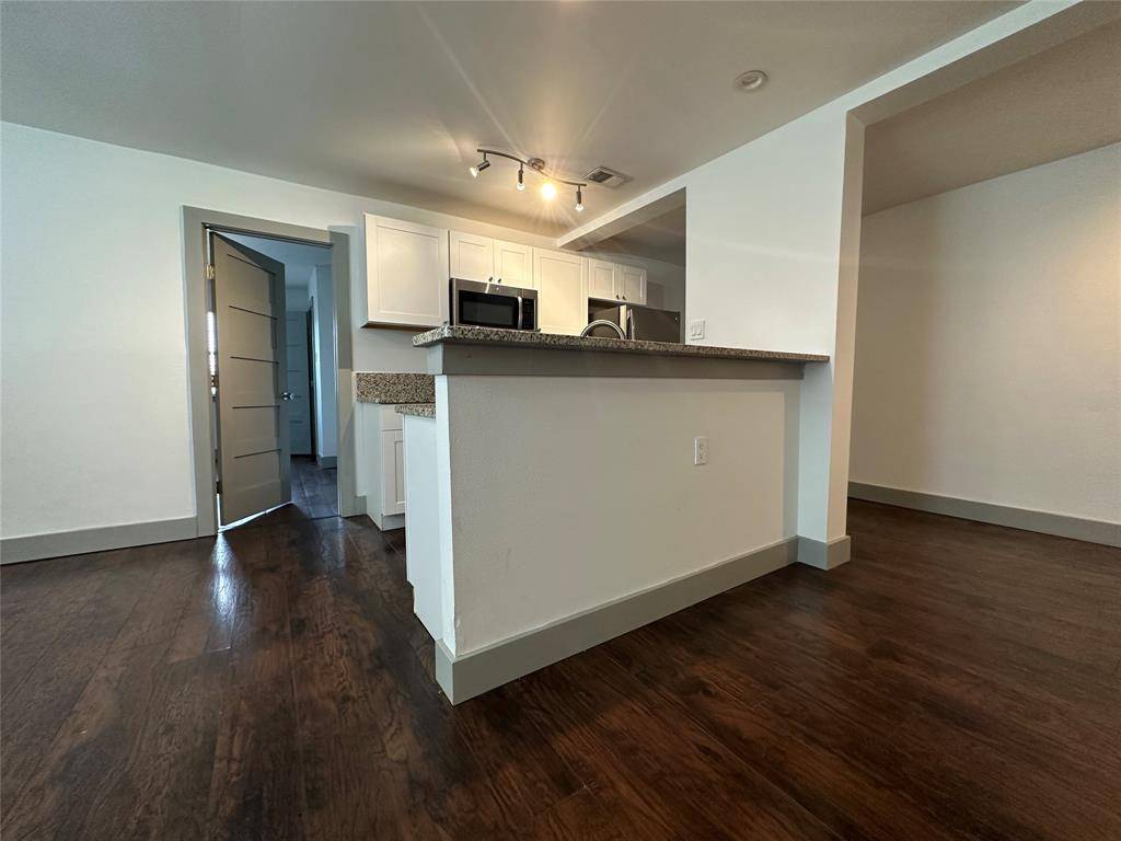 Dallas, TX 75219,4633 Fairmount Street #210