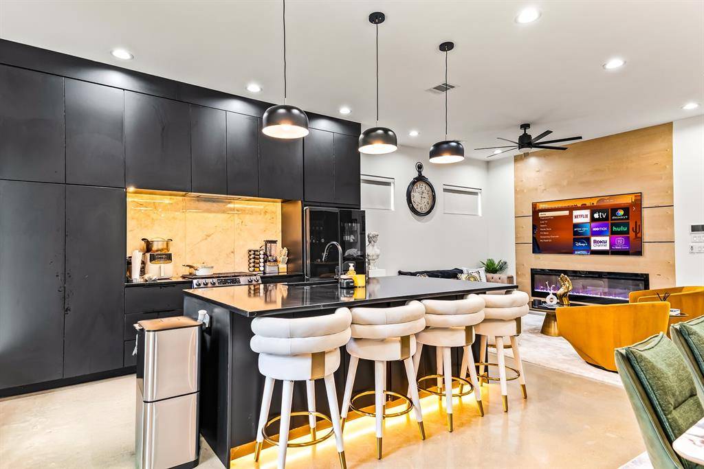 Dallas, TX 75203,1211 Bonnie View Road