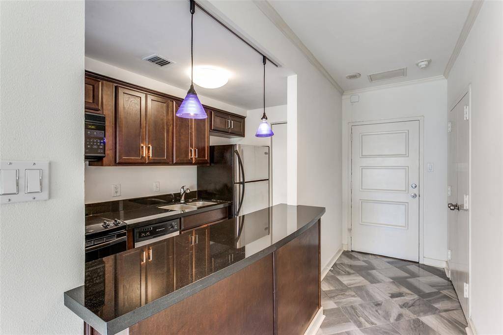 Dallas, TX 75225,6211 W Northwest Highway #G205