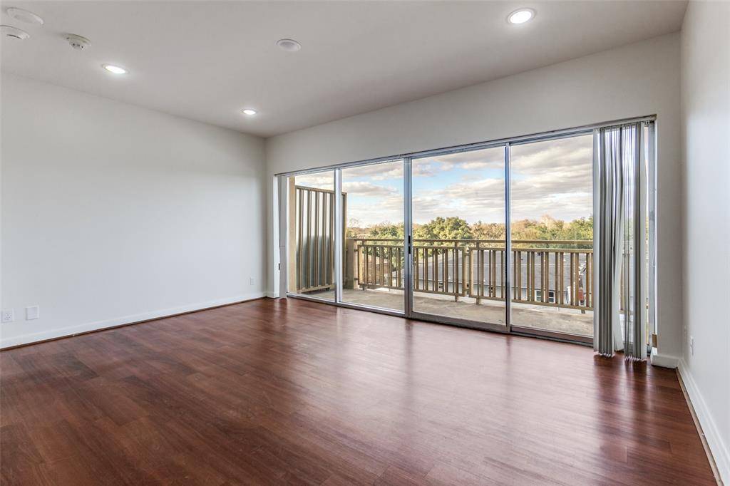 Dallas, TX 75225,6211 W Northwest Highway #G417