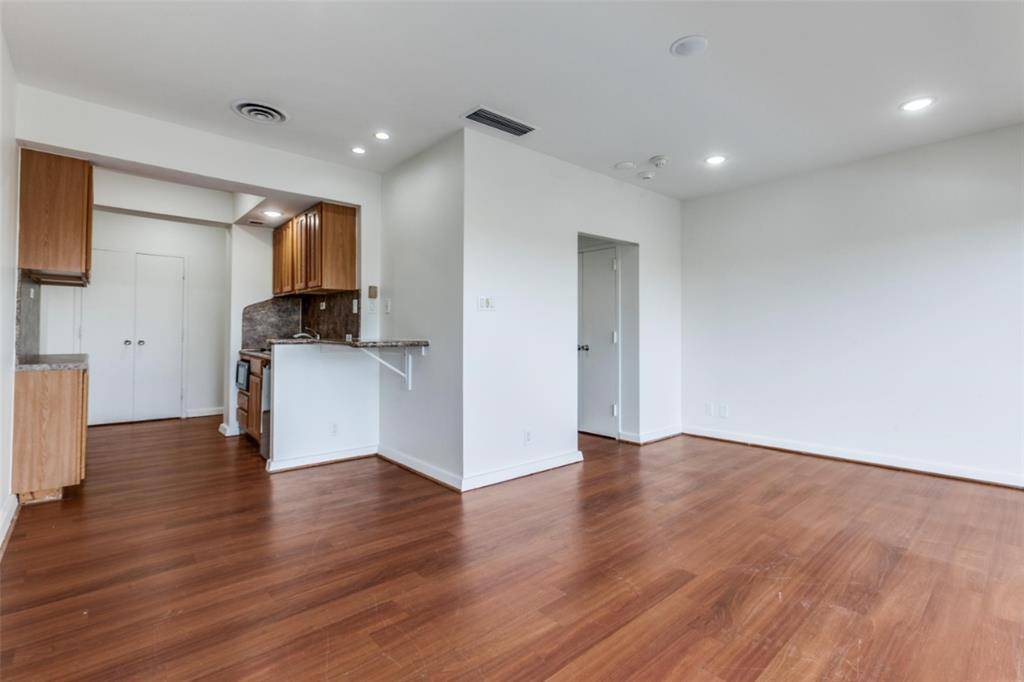 Dallas, TX 75225,6211 W Northwest Highway #G417