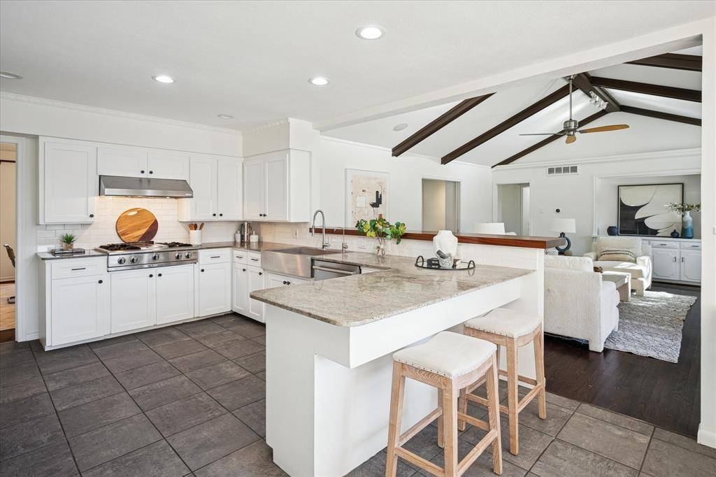 Dallas, TX 75229,3830 Weeburn Drive