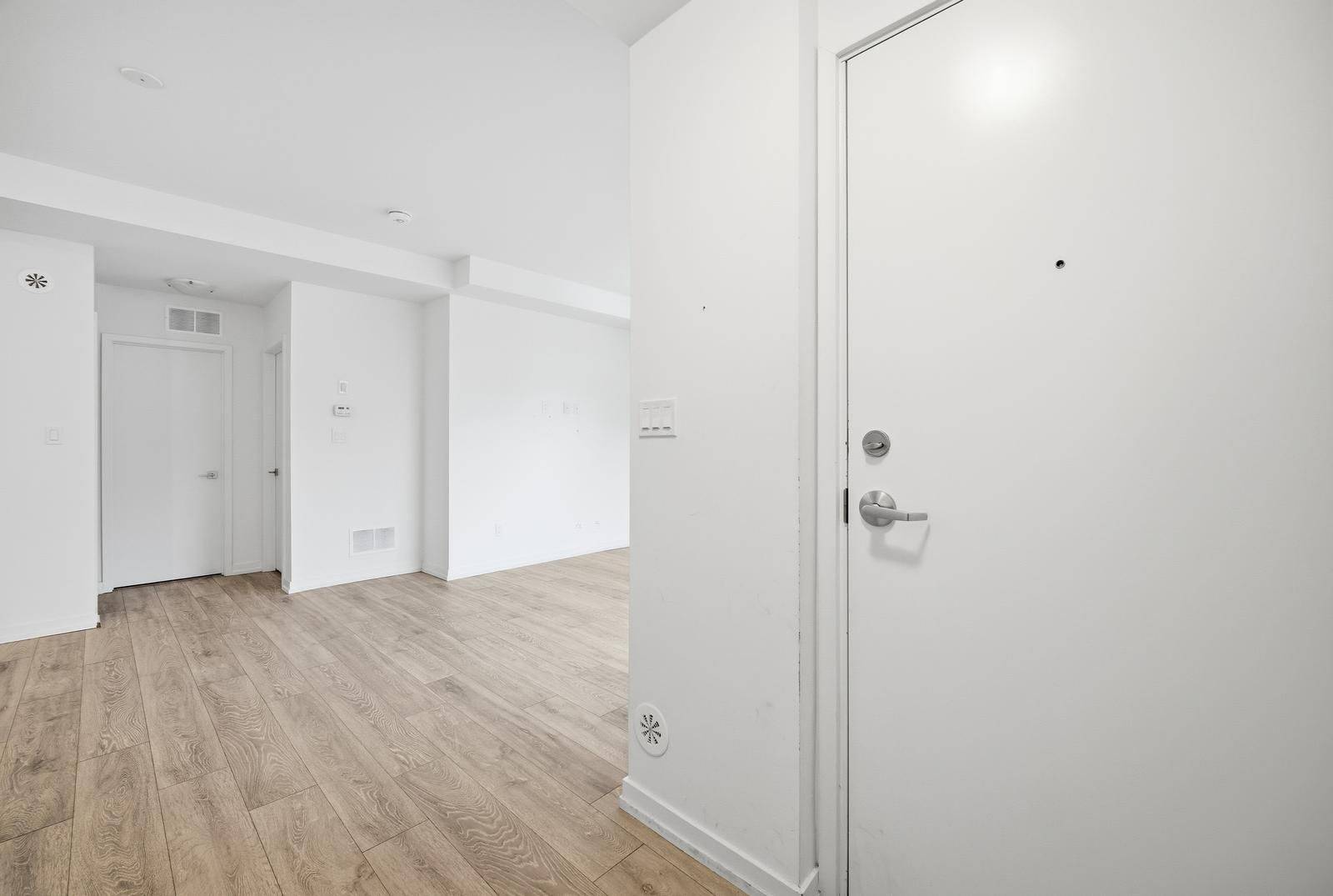 Newmarket, ON L3Y 0H3,15 Lytham Green CIR #15