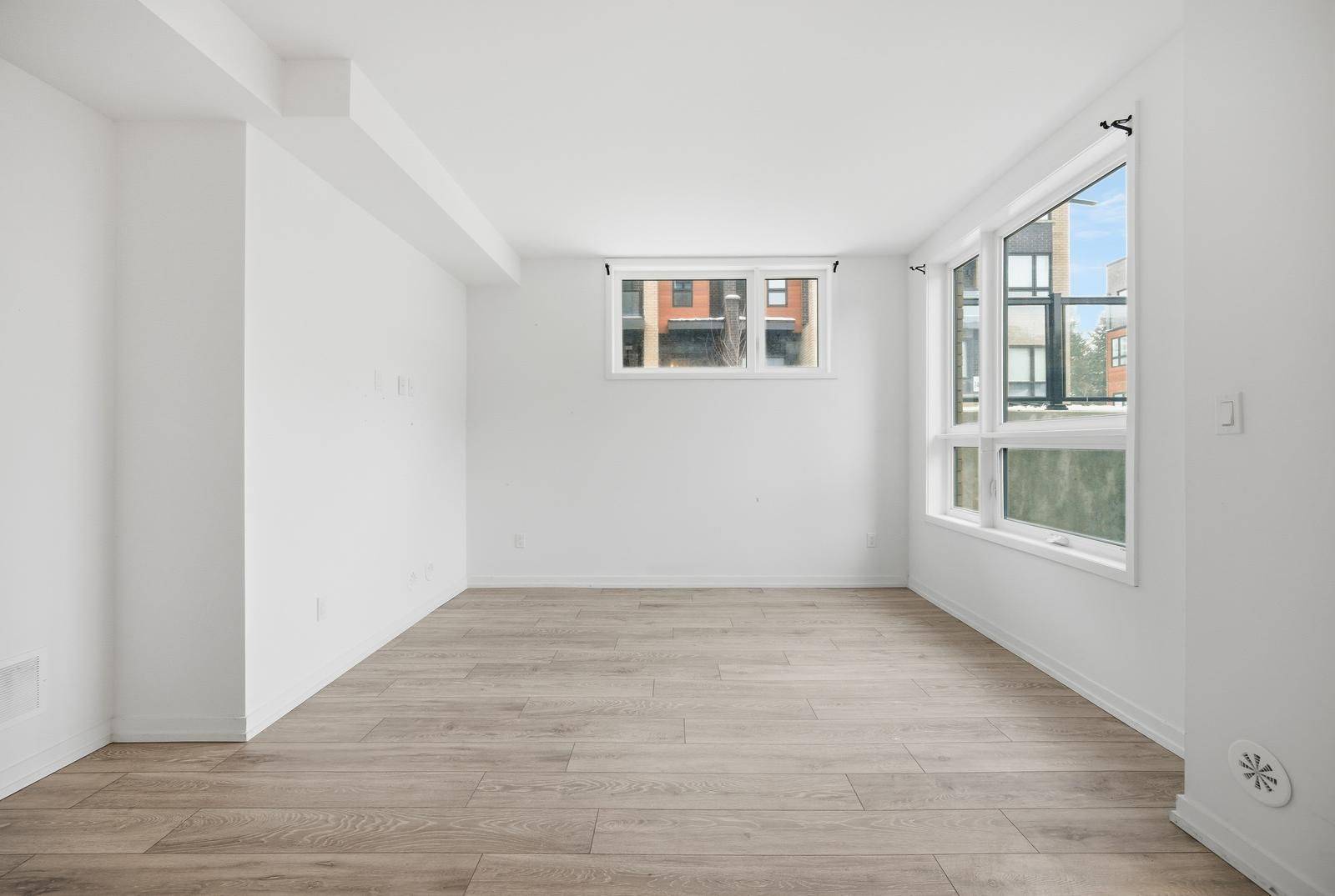 Newmarket, ON L3Y 0H3,15 Lytham Green CIR #15