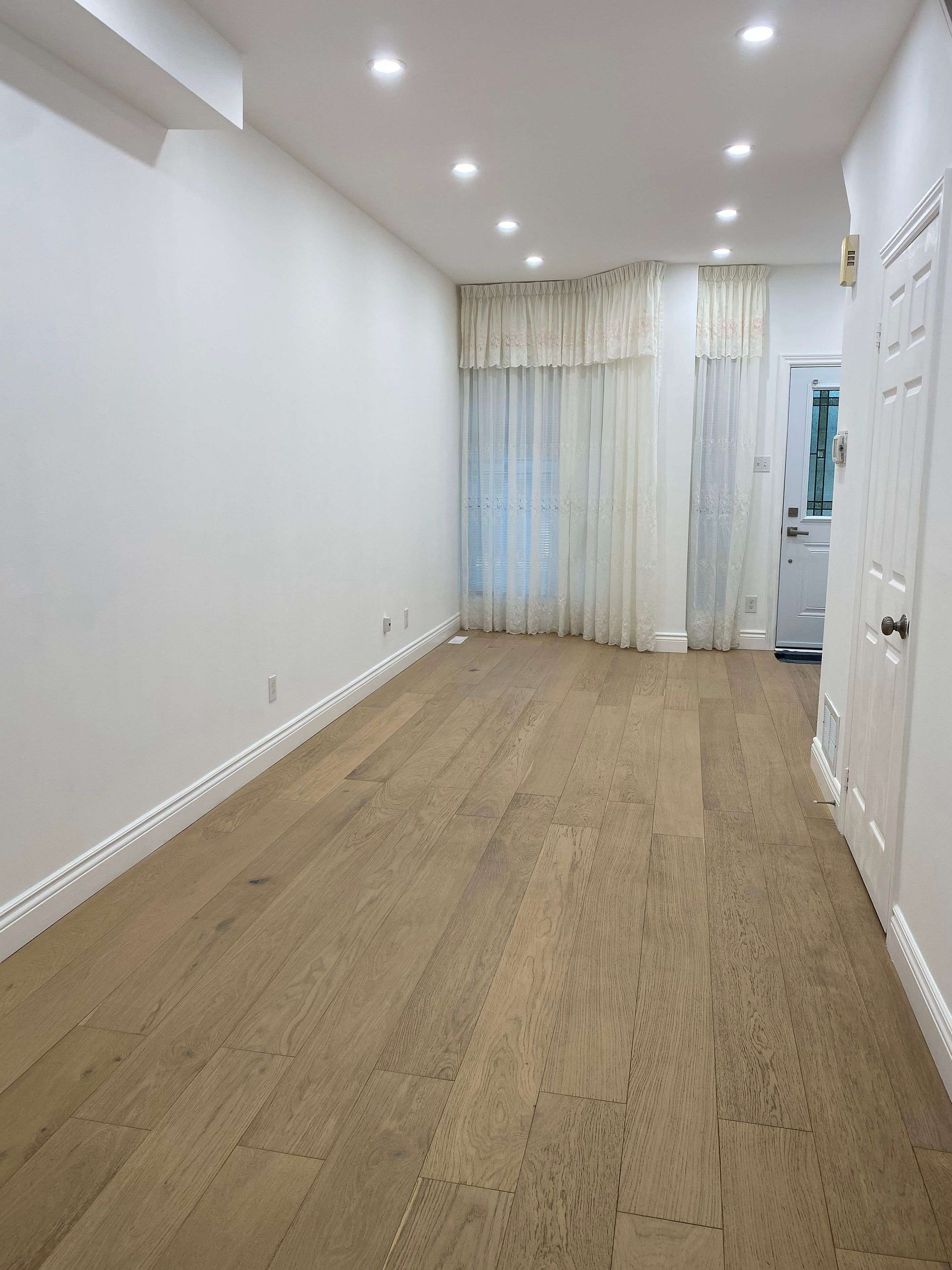 Toronto W02, ON M6P 4G7,1524 Dupont ST #Upper