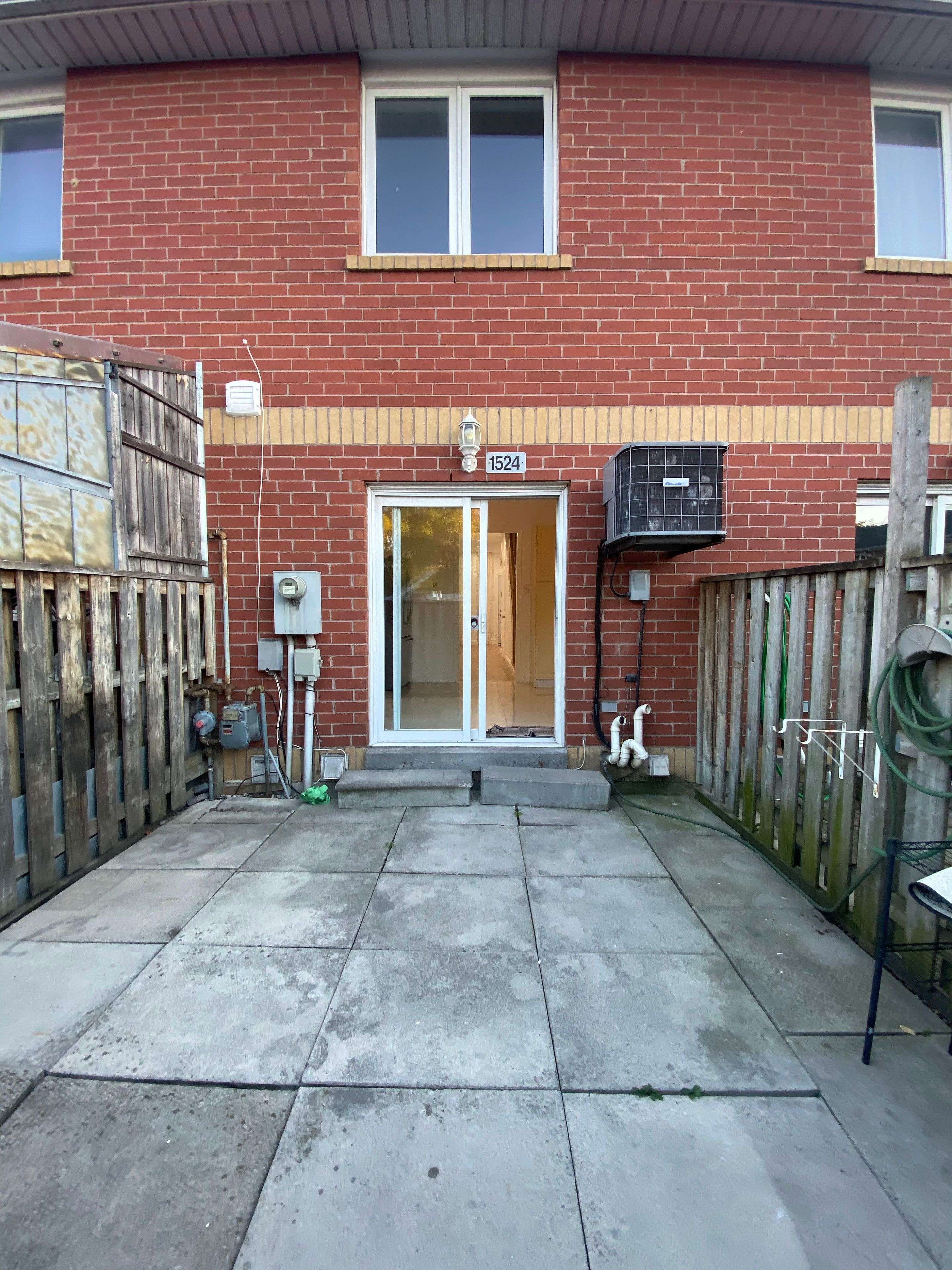 Toronto W02, ON M6P 4G7,1524 Dupont ST #Upper