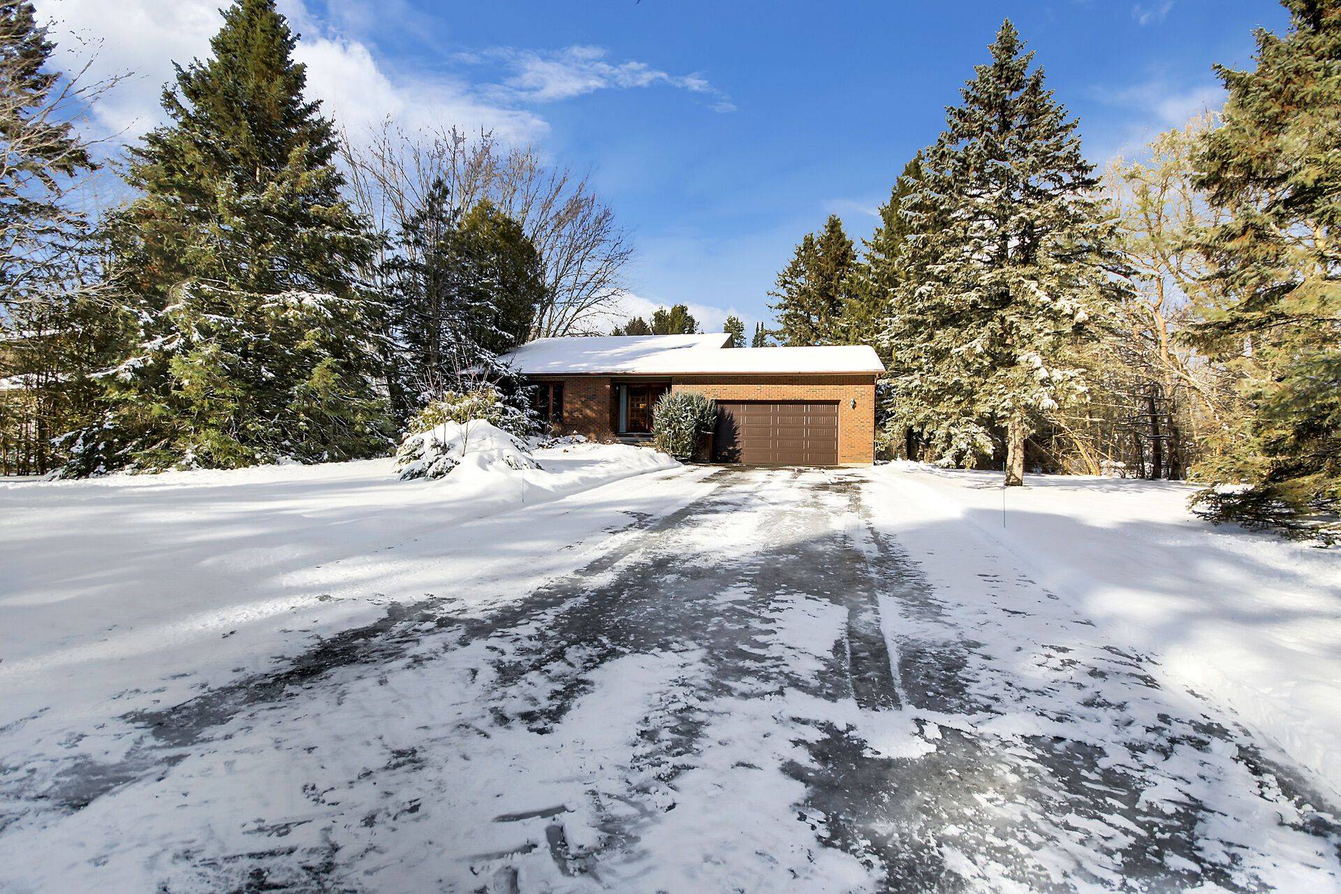 Manotick - Kars - Rideau Twp And Area, ON K4M 1G4,5361 Hilltop DR