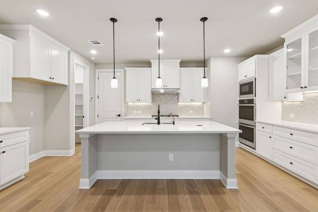 Midlothian, TX 76065,729 Carriage Hill Road