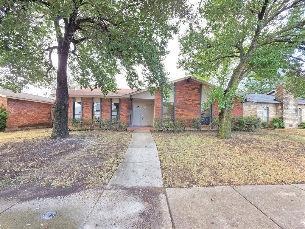 Dallas, TX 75249,7334 Oakmore Drive