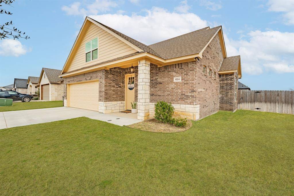 Tolar, TX 76476,614 Violet Drive