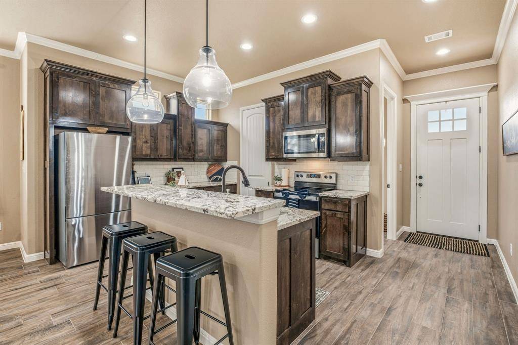 Tolar, TX 76476,614 Violet Drive