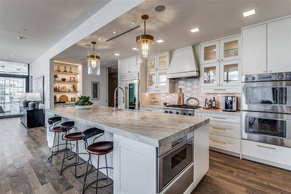 Dallas, TX 75201,1918 Olive Street #2002