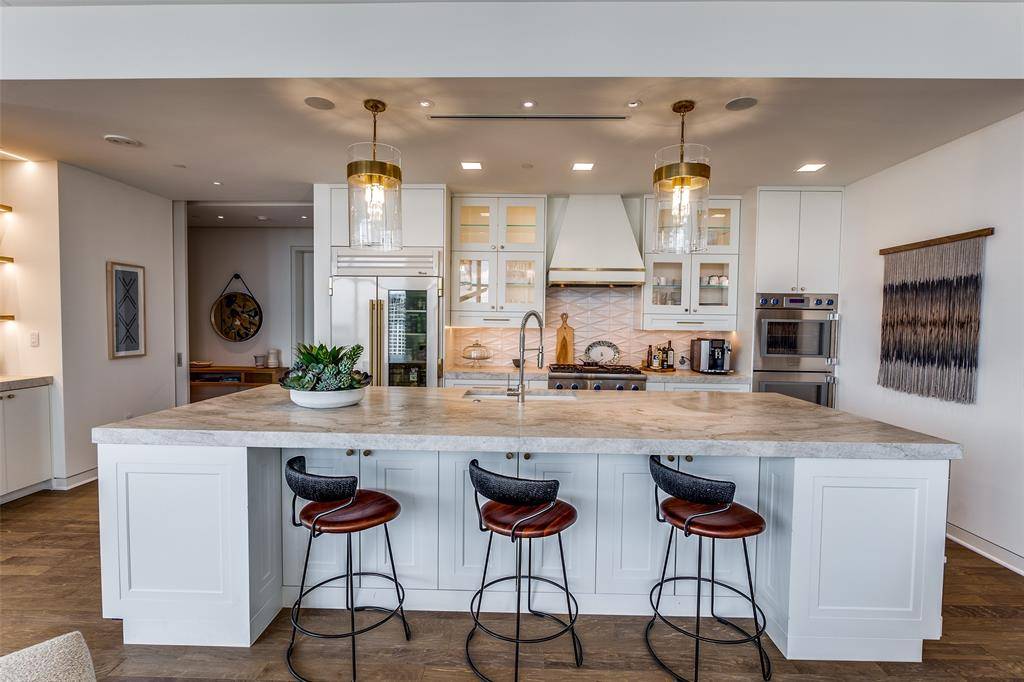 Dallas, TX 75201,1918 Olive Street #2002