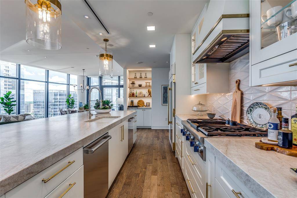 Dallas, TX 75201,1918 Olive Street #2002