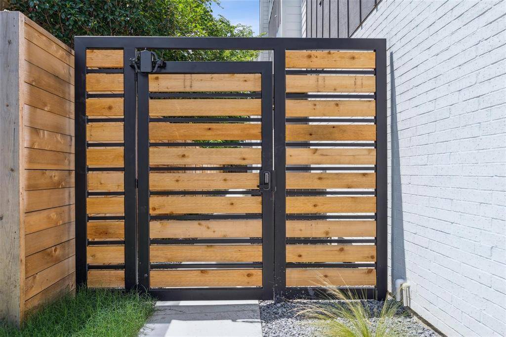 Dallas, TX 75214,6144 Oram Street #4