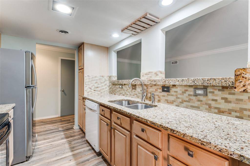 Grand Prairie, TX 75050,570 E Avenue J #B