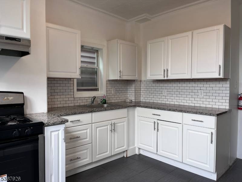 Newark City, NJ 07104,162 Parker St